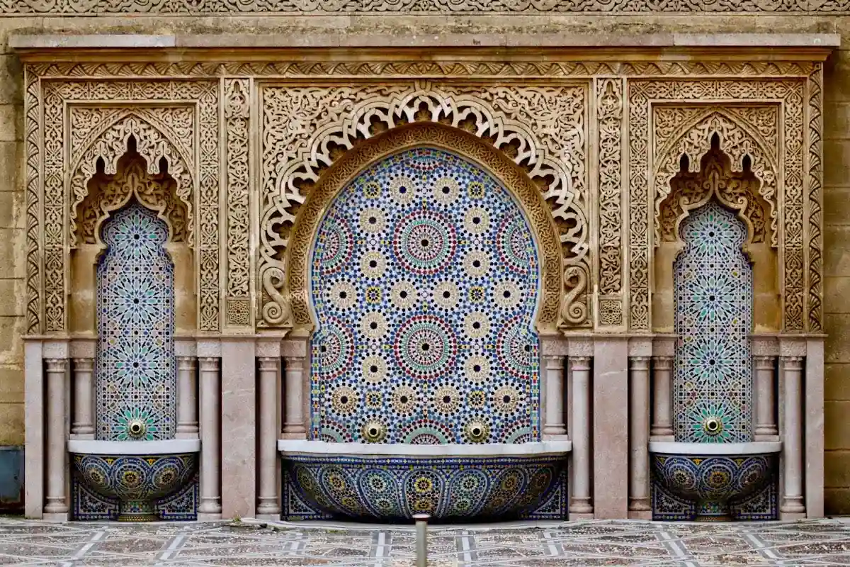 Intérieur riad marocain de luxe à Marrakech