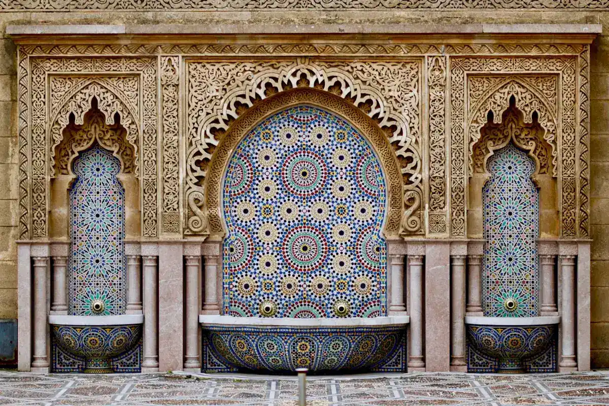 Intérieur riad marocain de luxe à Marrakech